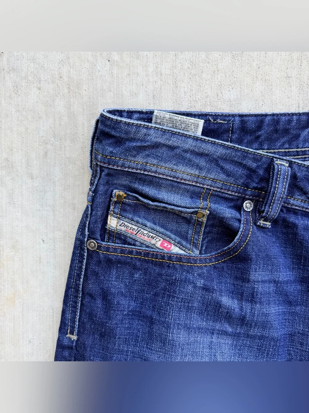 Diesel Jeans Larkee Relaxed Straight Men Size 34 Medium Wash Denim